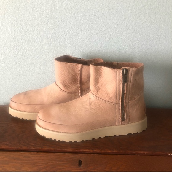 UGG Deconstructed Mini Zip Women’s Boot Arroyo size 10 - Picture 3 of 13